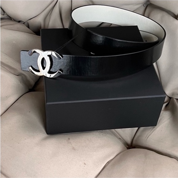 CHANEL NEW CC SILVER LOGO REVERSIBLE BLACK AND WHITE LEATHER BELT s 80 - Picture 11 of 12